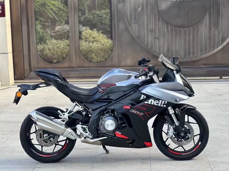 二手贝纳利龙卷风 Tornado 302R