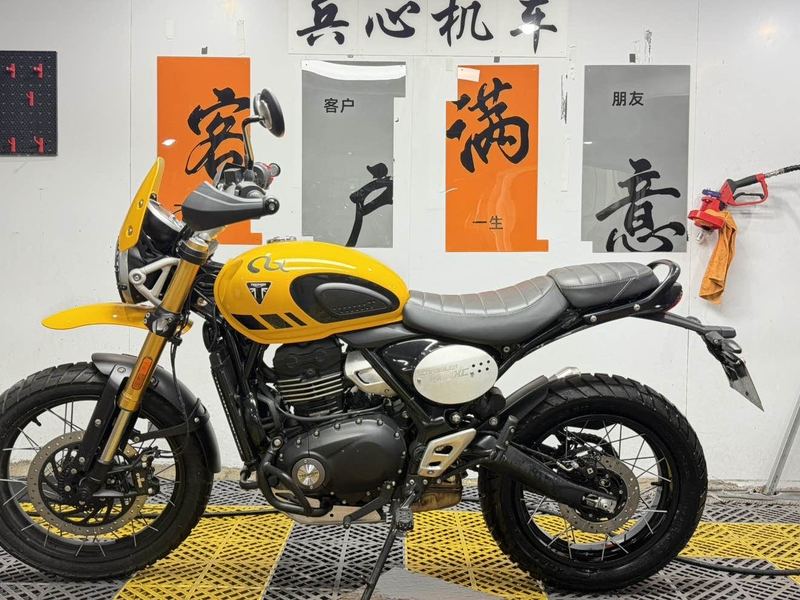 二手凯旋Scrambler 400 X