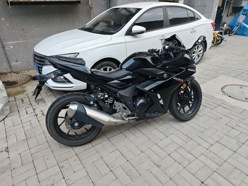 二手豪爵铃木GSX250R