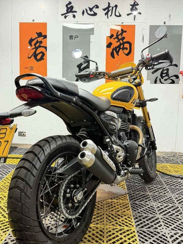 二手凯旋Scrambler 400 X