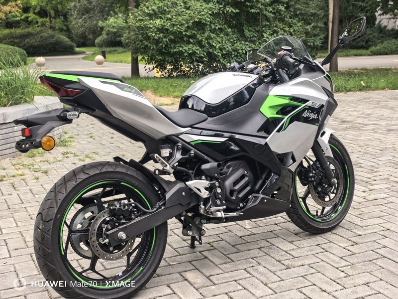 二手川崎Ninja e-1