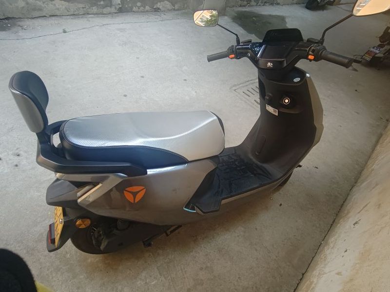 二手雅迪冠能 T35