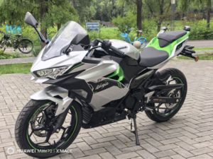二手川崎Ninja e-1