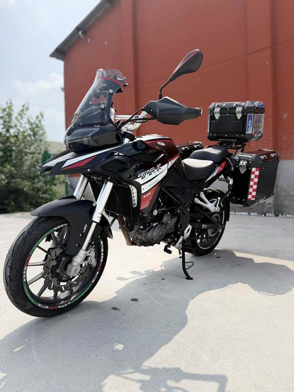 二手贝纳利金鹏 TRK251