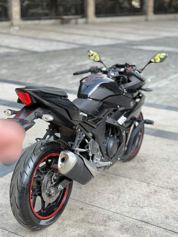 二手豪爵铃木GSX250R