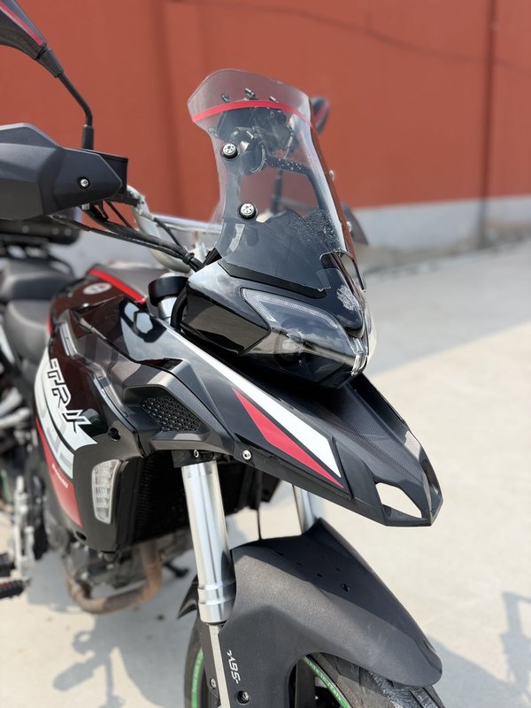 二手贝纳利金鹏 TRK251