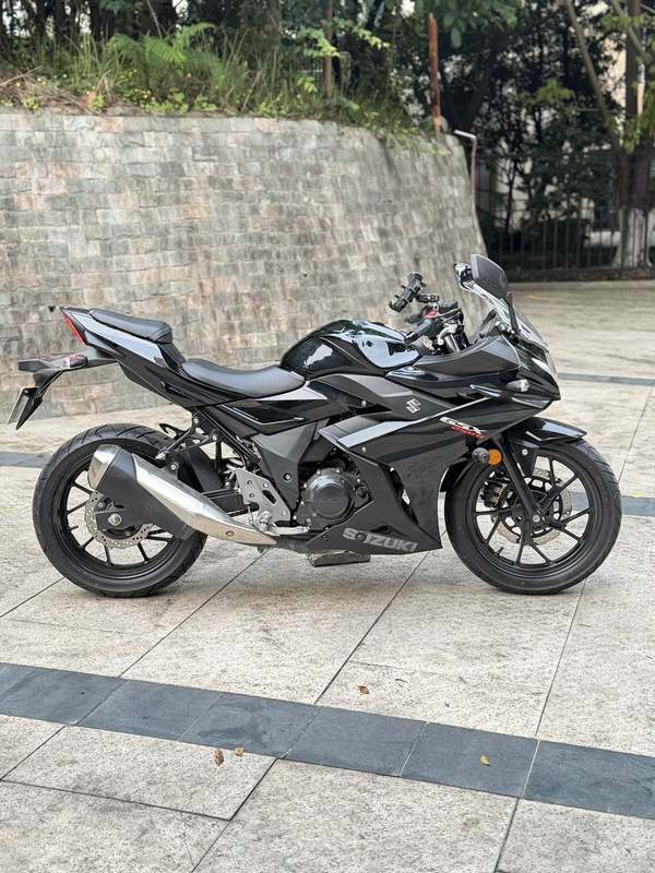 二手豪爵铃木GSX250R