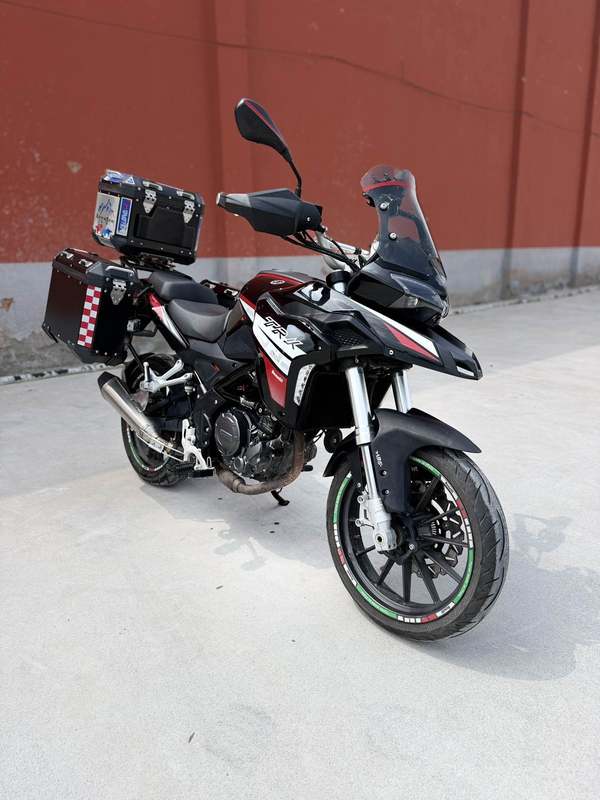 二手贝纳利金鹏 TRK251