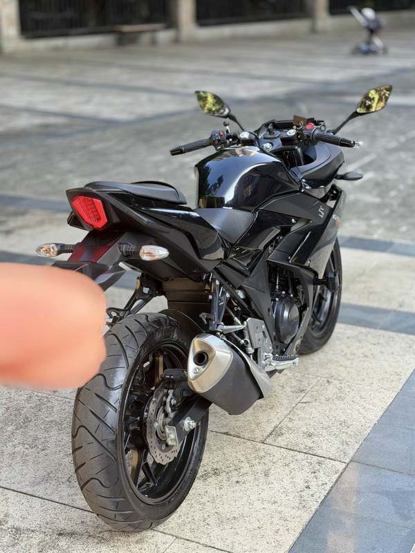 二手豪爵铃木GSX250R