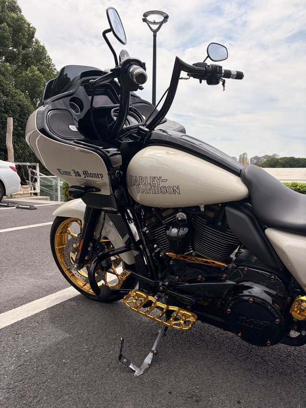 二手哈雷戴维森公路滑翔 Road Glide