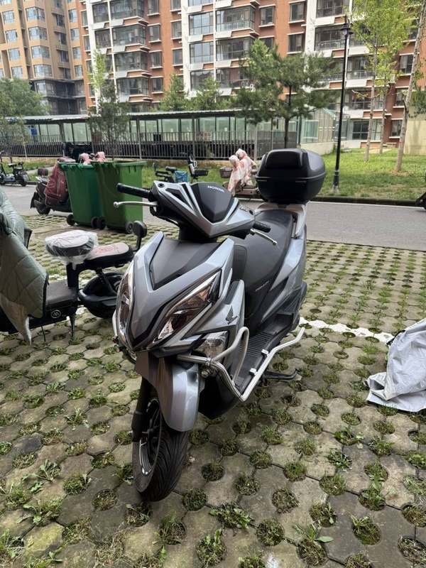 二手新大洲本田裂行 RX125Fi