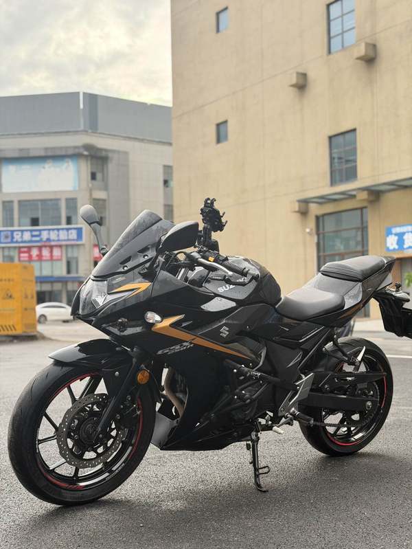 二手豪爵铃木GSX250R
