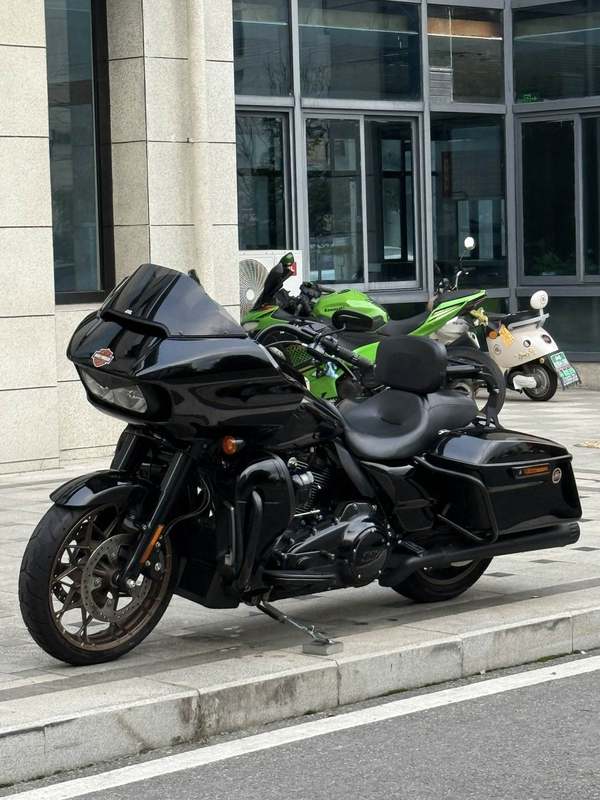 二手哈雷戴维森公路滑翔 Road Glide