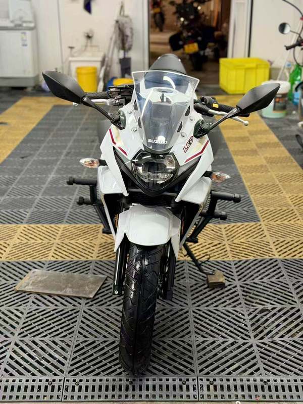 二手豪爵铃木GSX250R