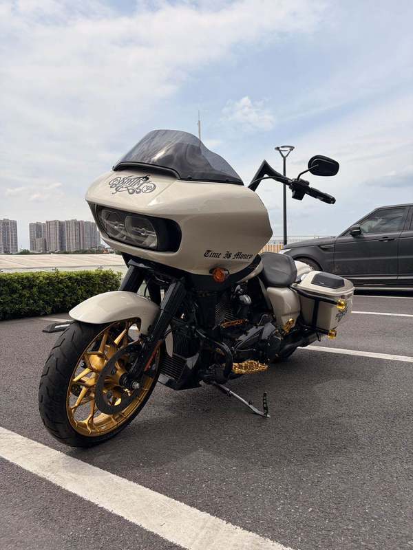 二手哈雷戴维森公路滑翔 Road Glide