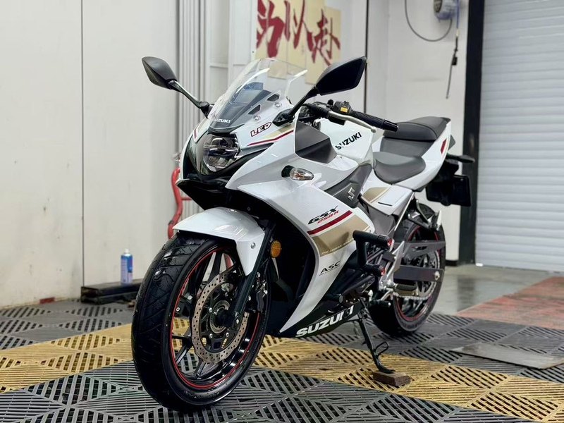 二手豪爵铃木GSX250R