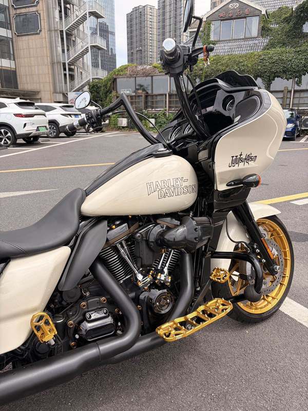 二手哈雷戴维森公路滑翔 Road Glide