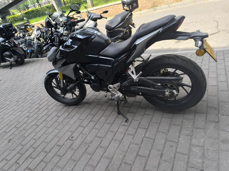 二手五羊本田CB190R 暴锋眼