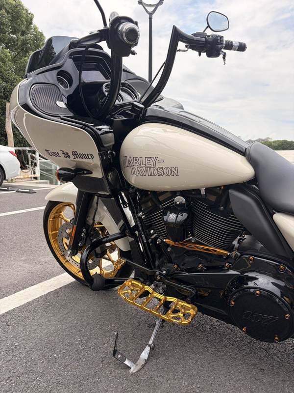 二手哈雷戴维森公路滑翔 Road Glide