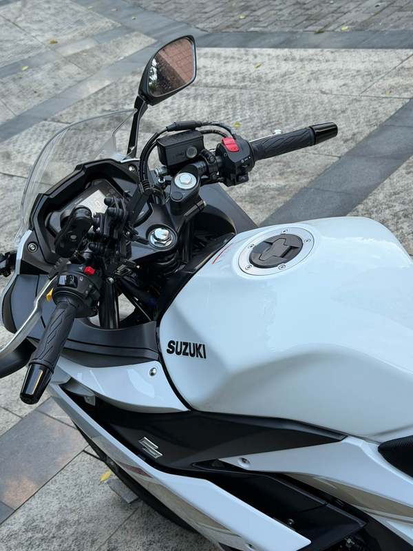 二手豪爵铃木GSX250R