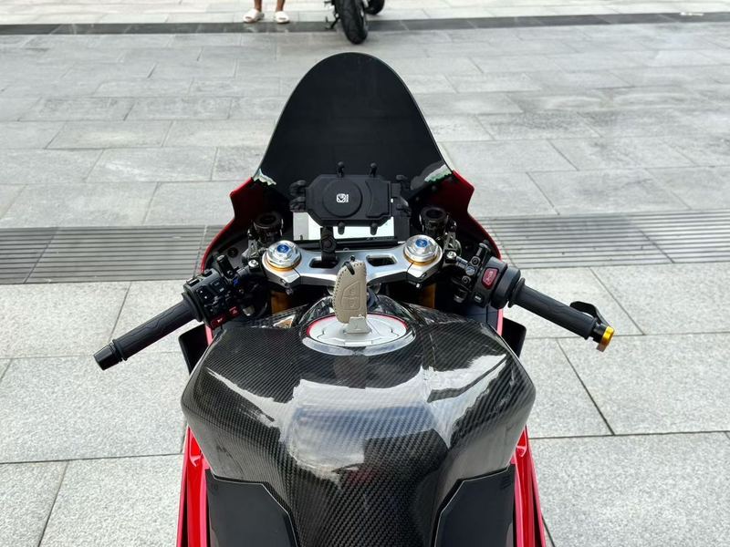 二手张雪机车820RR