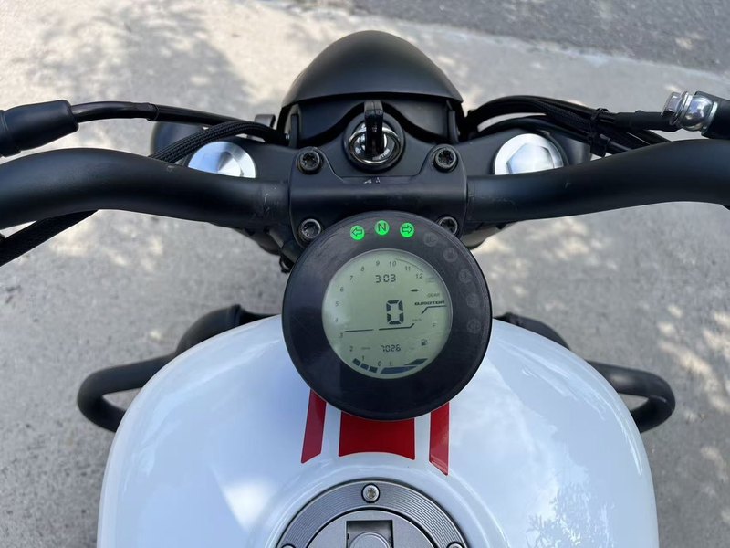 二手QJMOTOR闪300
