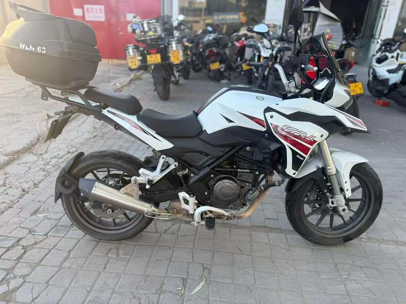 二手贝纳利金鹏 TRK251