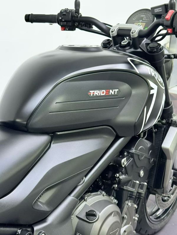 二手凯旋Trident 660