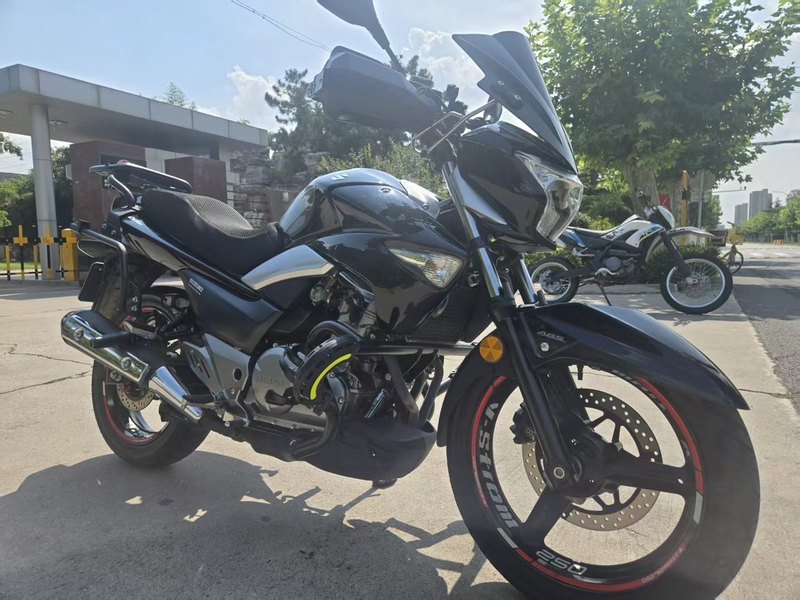 二手豪爵铃木骊驰 GW250