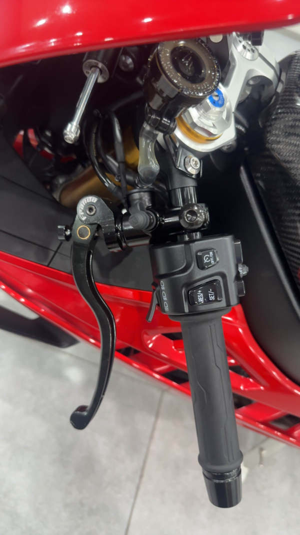 二手张雪机车820RR