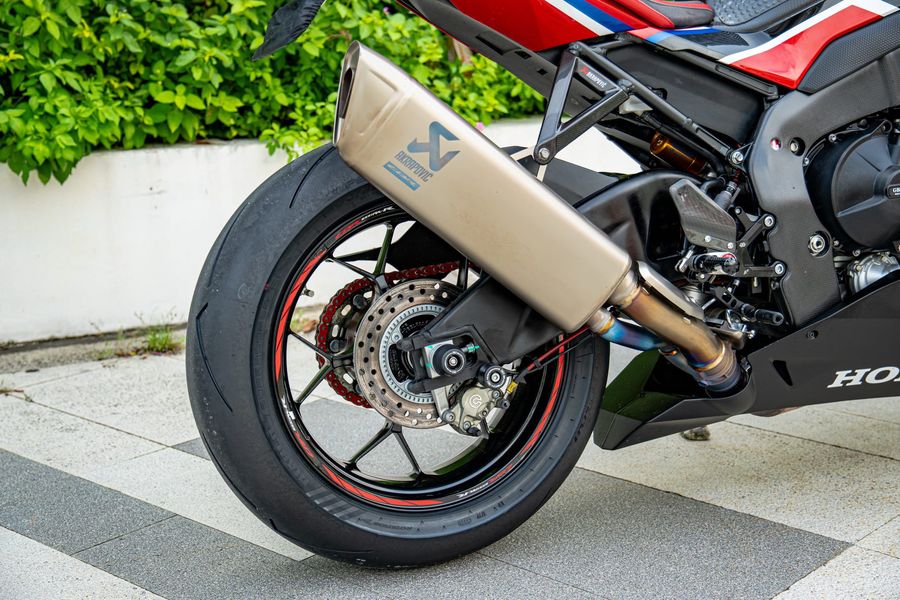二手本田CBR 1000 RR-R