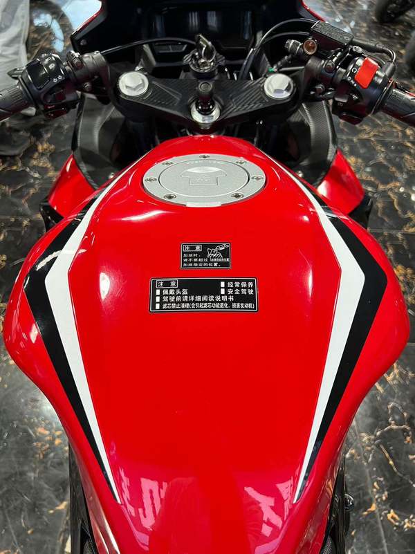 二手本田CBR400R