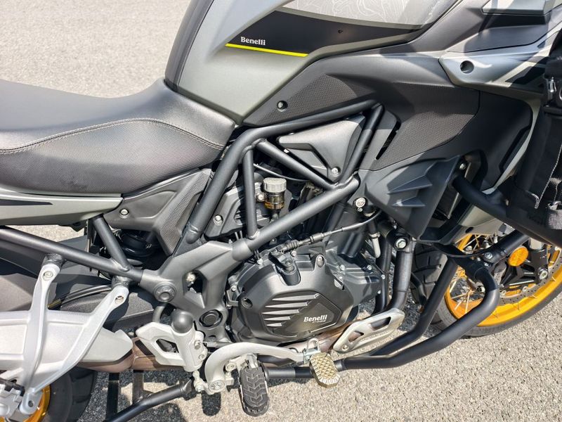 二手贝纳利金鹏 TRK502
