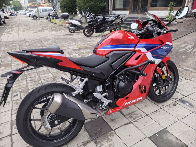 二手本田CBR400R