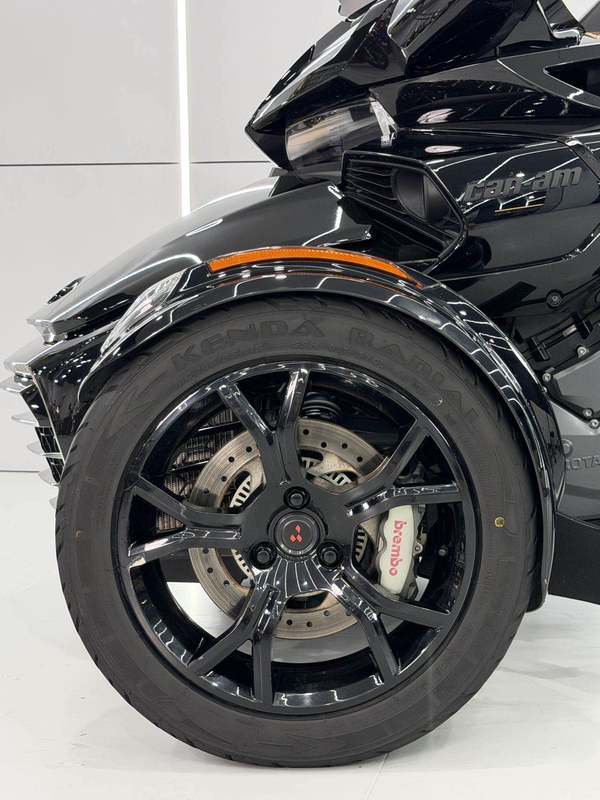 二手庞巴迪Spyder F3 