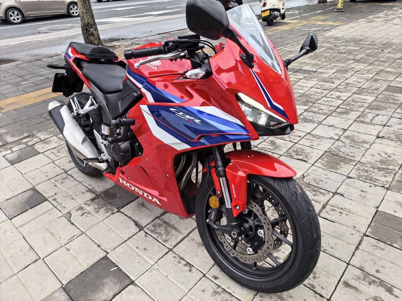 二手本田CBR400R