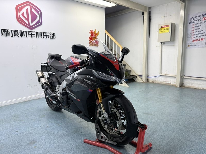 二手阿普利亚RSV4