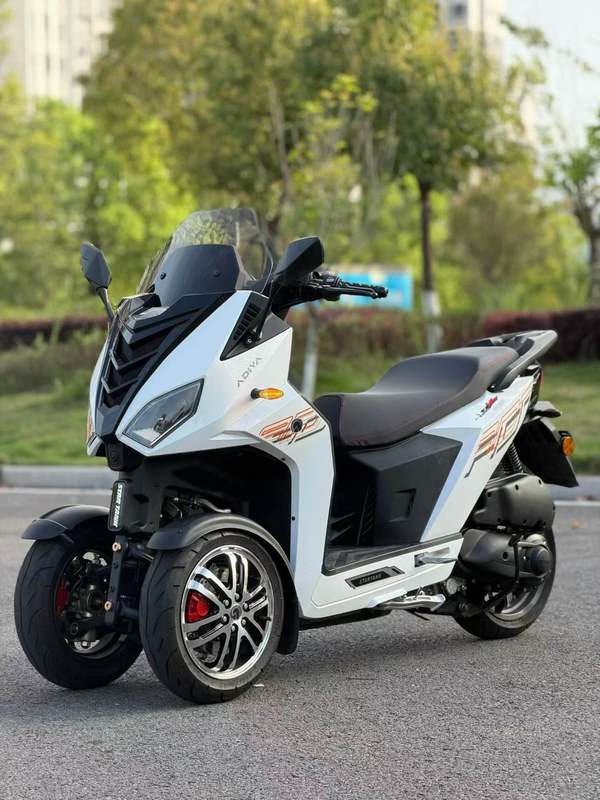二手ADIVAAD7 150