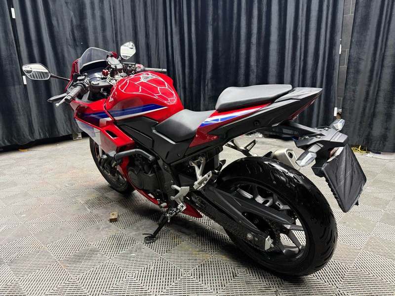二手本田CBR400R