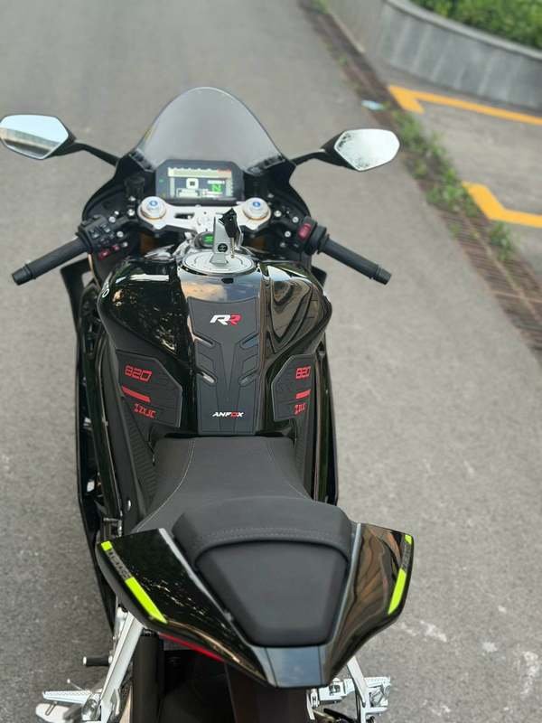 二手张雪机车820RR
