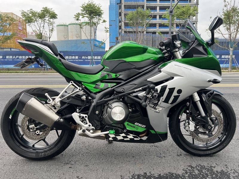 二手贝纳利龙卷风 Tornado 252R