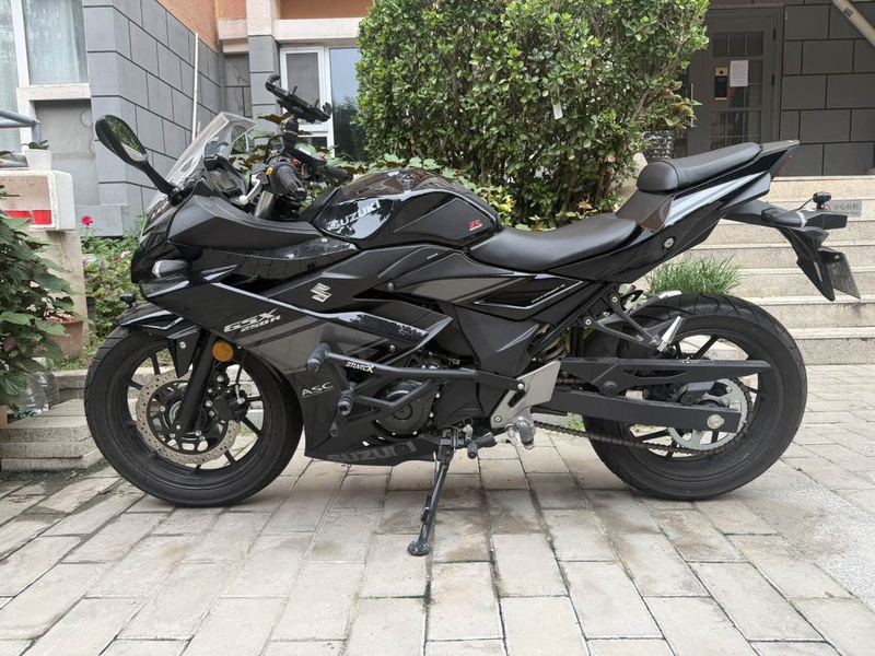 二手豪爵铃木GSX250R