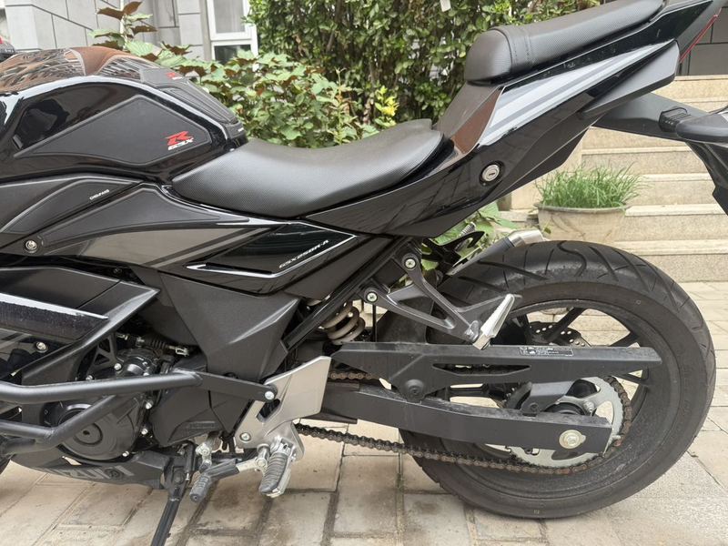 二手豪爵铃木GSX250R
