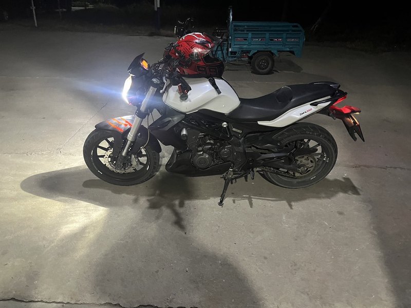 二手贝纳利蓝宝龙BJ300GS