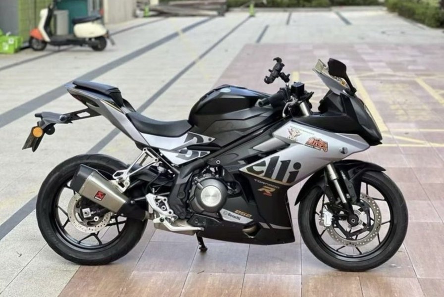 二手贝纳利龙卷风 Tornado 252R