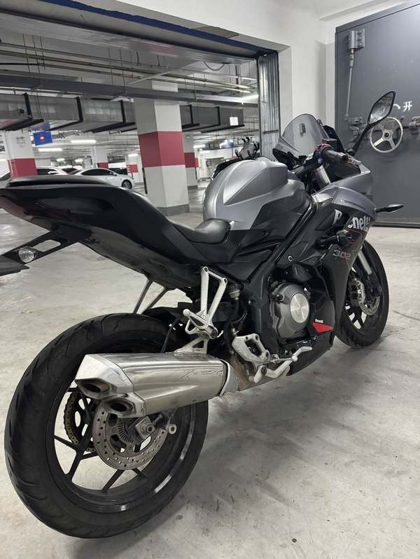 二手贝纳利龙卷风 Tornado 302R