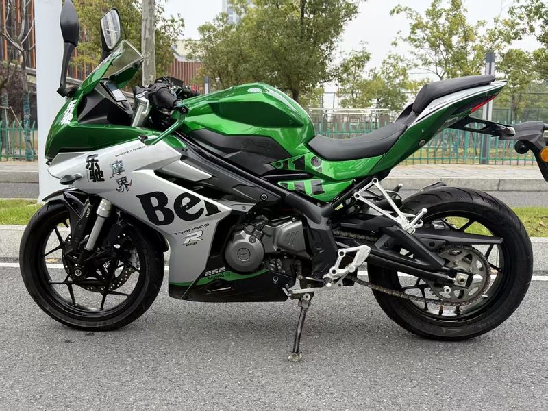 二手贝纳利龙卷风 Tornado 252R