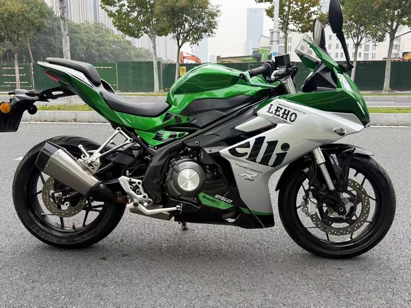 二手贝纳利龙卷风 Tornado 252R