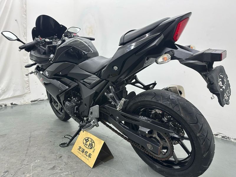 二手豪爵铃木GSX250R
