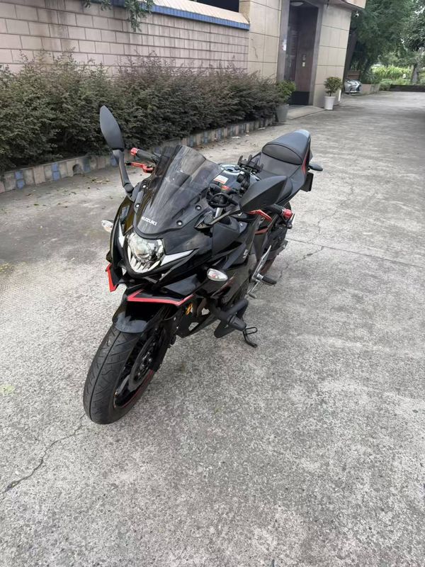 二手豪爵铃木GSX250R